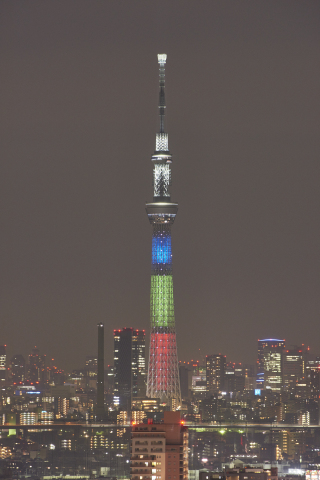 東京晴空塔(R) + 松下特殊LED照明（照片：美國商業資訊） 