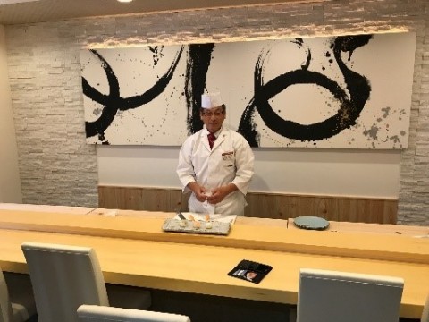 餐廳提供壽司大廚體驗（照片：美國商業資訊）