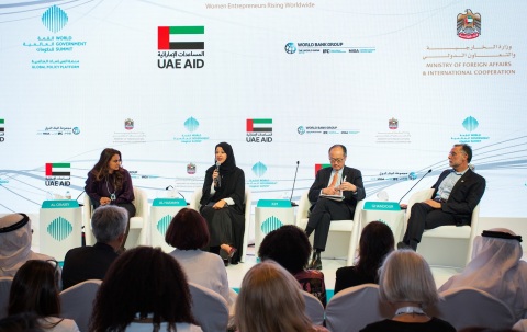 阿联酋国际合作国务部长Reem bint Ebrahim Al Hashimi阁下在迪拜举行的第六届世界政府峰会的第二天，于女性企业家资助动议发布现场发表讲话。（照片：AETOSWire）