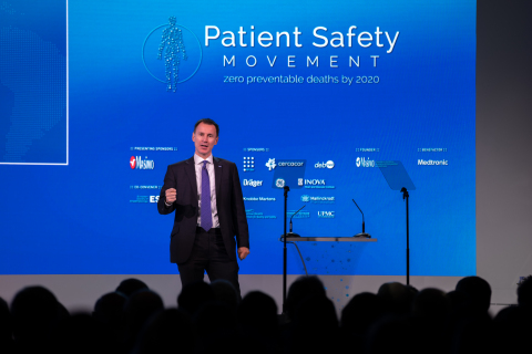英國衛生及社會照顧部長Jeremy Hunt閣下在倫敦召開的第6屆世界病人安全科技高峰會首日宣佈突破性新措施（照片：美國商業資訊）