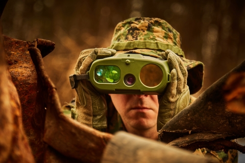 FLIR Recon V UltraLite是该公司最新的热成像单目镜，可帮助军方、边防巡逻和执法部门检测热信号和在夜晚进行监视。（照片：美国商业资讯） 