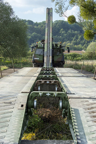 歐洲軍團2016年EURETEX期間使用SPRAT架橋車。© Hervé GOUSSET 