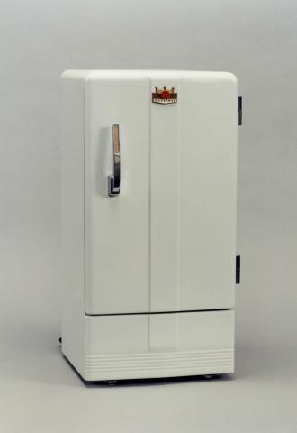松下首款家用冰箱型号NR-351（照片：美国商业资讯）

