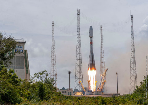 O3b Satellites Roar into Space, Scaling SES's MEO Constellation (Credit: Arianespace)