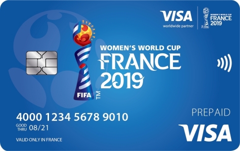 FIFA 2019年法國女足世界盃所有官方場館的Visa客戶服務台將提供有紀念性的Visa非接觸式預付卡和支付手環。（照片：美國商業資訊）