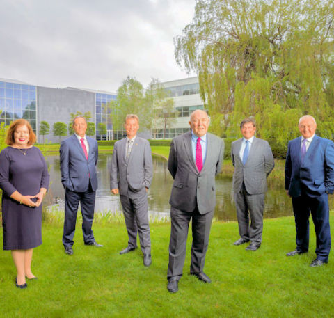 （由左至右）Anne O'Driscoll、Martin Fahy、Michael Kelly、Peter Le Beau、Gilles Biscay、Tom Wall（照片：美國商業資訊）