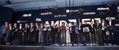 Group photo at 2019 COMPUTEX International Press Conference & CEO (Photo: Business Wire) 
