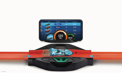 Hot Wheels Race Portal™將您的Hot Wheels id汽車掃描到應用程式中，透過紅外線感測器追蹤速度並計算圈數，並可輕易地與經典的風火輪(Hot Wheels)軌道相連。（照片：美國商業資訊） 