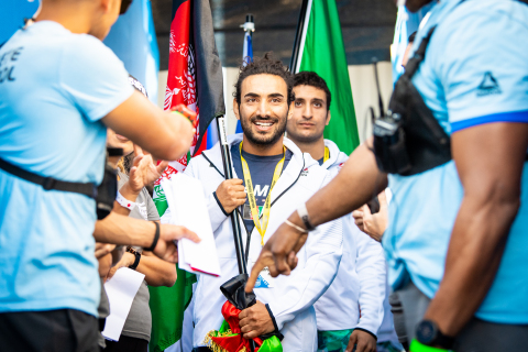 阿富汗全國冠軍Sami Salampur在2019 Reebok CrossFit Games開幕式出場前露出開心的笑容。（照片：Michael Valentin /美國商業資訊）