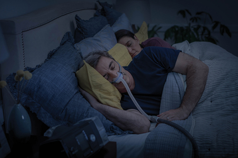 佩戴AirFit N30入睡的男士 （照片：美國商業資訊）