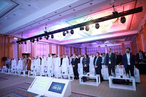 来自众多国家的重要政府官员、机构、专家、汽车制造商和技术开发人员出席此次由阿联酋标准化与计量局(ESMA)举办的大会。（照片：AETOSWire）