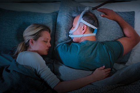 AirFit F30i通气管上弯型全脸面罩，入睡的伴侣（照片：美国商业资讯）