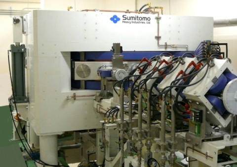 

Accelerator based BNCT system and its cyclotron (Photo: Business Wire)
