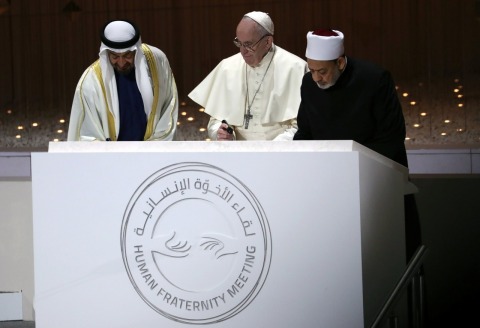 愛資哈爾大伊瑪目Sheikh Ahmed el-Tayeb和教宗方濟各（照片：AETOSWire）