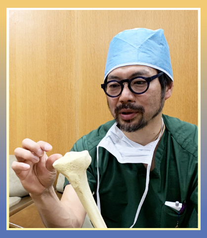 日本东京江户川病院院长加藤正二郎博士表示：“从受累于骨关节炎的膝关节培养出的多能表达细胞，为修复软骨损伤开启了一系列新颖的解决方案。”（照片：美国商业资讯） 
