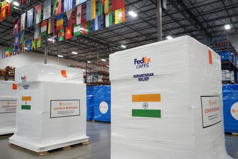 关键医疗用品和个人防护用品离开美国加州圣芭芭拉，并将通过FedEx运抵印度加尔各答的医疗机构。（照片：美国商业资讯）