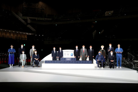 寶僑與2020年東京奧委會和國際奧會合作，正式發佈2020年東京奧運會和帕運會頒獎儀式領獎臺。作為「2020年東京奧運會領獎臺專案」的一部分，領獎臺使用由公眾提供以及從海洋中回收的再生塑膠製成，這在奧運會歷史上還是首次。（照片由©Tokyo 2020提供）