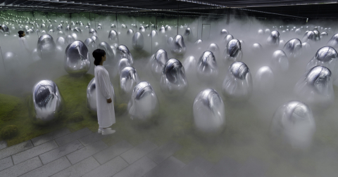 teamLab，2020，Interactive Digital Installation，Endless，音效：Hideaki Takahashi（照片：美国商业资讯） 