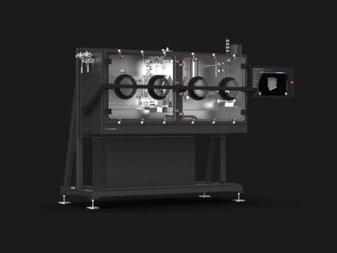 Production System由黏著劑噴射和單程噴墨技術的發明者建立，是一個工業製造平臺，由Desktop Metal正在申請專利的Single Pass Jetting™ (SPJ)技術提供支援。這種系統的速度旨在達到傳統粉末床熔融積層製造技術的100倍，每年可生產數百萬個零件，與傳統的大規模生產技術相比具有成本優勢。該平臺由兩種型號的列印機組成，包括用於製程開發和連續生產應用的解決方案P-1。（照片：美國商業資訊） 