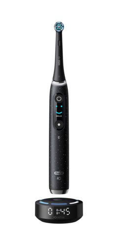 Oral-B®推出其最新科技創新產品——配備iOSenseTM智慧底座的iOTM 10電動牙刷（照片：美國商業資訊）