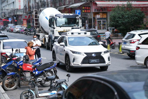 广州南沙区一辆小马智行自动驾驶出租车（照片：美国商业资讯）