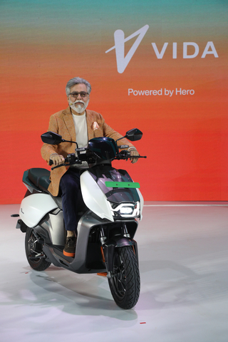 Hero MotoCorp董事長兼執行長Pawan Munjal博士在拉加斯坦邦齋浦的創新和技術中心宣布推出由Hero出品的Vida V1（照片：美國商業資訊）