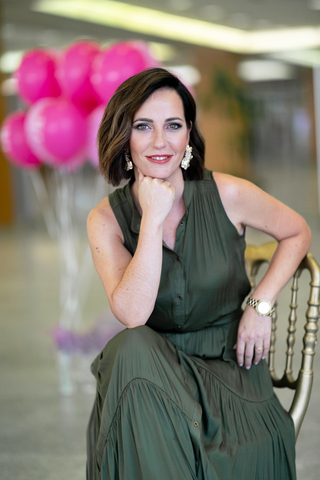 Sandra Silva, Mary Kay Portugal’s General Manager participates on a panel on the topic of 