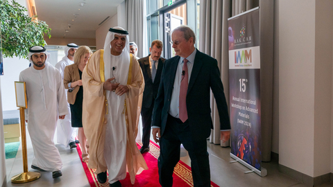 HH Saud bin Saqr 亲自出席第15届 #IWAMRasAlKhaimah 的开幕式，并参加了一场炉边讨论，突显了拉斯海马对科学进步和创新的承诺。#Science（照片：AETOSWire） 