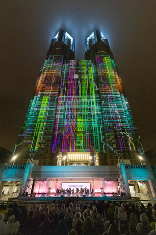东京都政府大楼的投影映射活动“东京夜与光”（照片：美国商业资讯） 