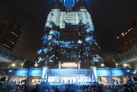 東京都政府大樓的投影映射活動「東京夜與光」（照片：美國商業資訊）