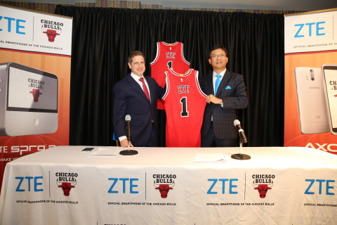 ZTE Becomes the Official Smartphone of the Chicago Bulls (Photo: Business Wire)