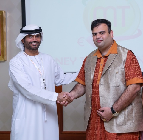 Amit Lakhanpal greets H.E. Sheikh Saqer Al Nahyan (Photo: AETOS Wire)