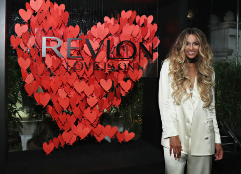 露华浓全球品牌形象大使Ciara 参加在纽约Refinery Hotel酒店举行的RevlonXCiara发布会（照片：美国商业资讯） 