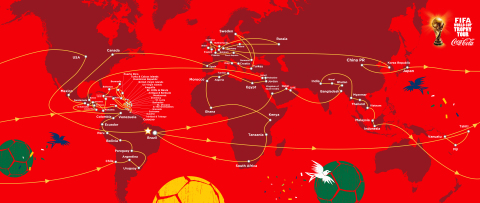 在横跨92,000多英里的巡游活动中，可口可乐将携手FIFA踏上迄今为止旅途最长的FIFA标志性世界杯(TM)奖杯的巡游之旅。（图示：美国商业资讯） 