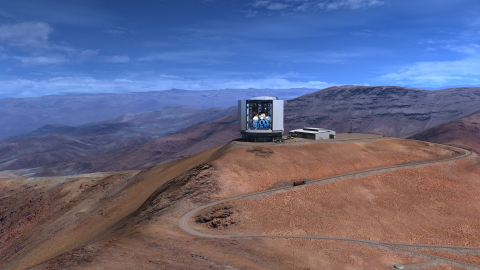 計畫在智利北部拉斯坎帕納斯山(Cerro Las Campanas)山頂建造的巨型麥哲倫望遠鏡概念圖（照片：美國商業資訊） 