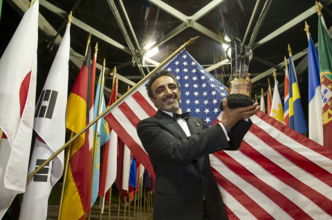 Chobani公司Hamdi Ulukaya获选2013年安永世界年度企业家奖（照片：美国商业资讯） 