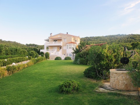 Image of Villa in Aegina (Photo: Business Wire)