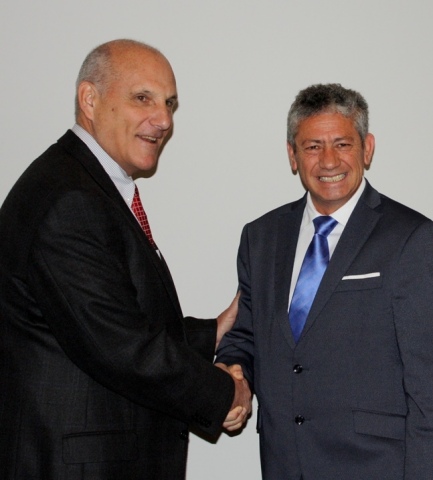 Mark Vorsatz and Juan Landa at the signing of the agreement between Andersen Global and Landa Consultores. (Photo: Business Wire)