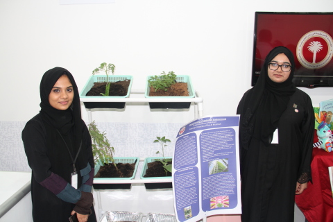 Najath Abdulkareem (L) and Nada Anwar (R) display the herbs they have successfully grown at home using the vertical farming system (Photo: ME NewsWire)