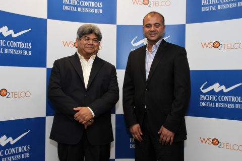 Pacific Controls執行董事長兼執行長Dilip Rahulan（左）和WSO2.Telco執行長Kumi Thiruchelvam（右）（照片：美國商業資訊） 