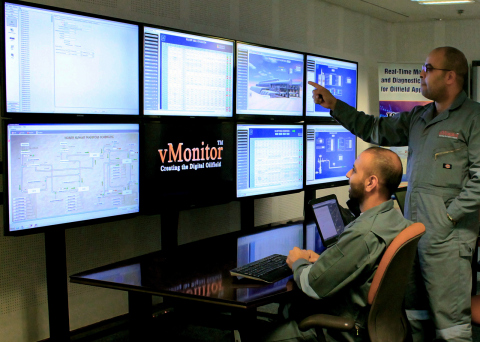 vMonitor是數位油田建設領域的領導者，目前有數千個井口處於與上圖類似的遠端控制中心的持續監控中（照片：美國商業資訊）。  