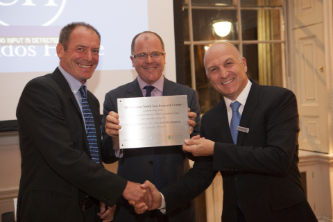 George Freeman, Minister for Life Sciences presents Christophe Berthoux, CEO of Synexus and Professor Richard Walker, clinical director of research and development at Northumbria Healthcare NHS Foundation Trust with the plaque for the new Synexus North East Research Centre in Hexham (Photo: Business Wire)
