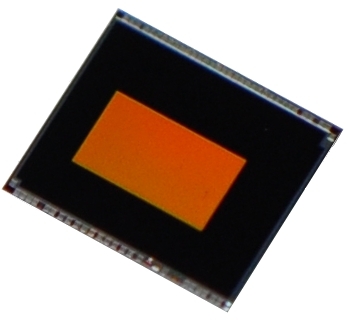 東芝：T4KE1，一款支援在行動裝置上進行虹膜辨識的210萬畫素BSI CMOS影像感測器（照片：美國商業資訊）。 
