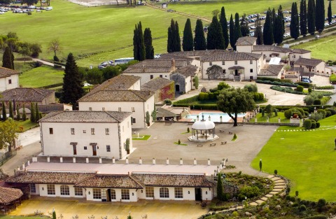 Curio - A Collection by Hilton旗下La Bagnaia Golf & Spa Resort Sienais由多栋建筑组成，其中包含两座小庄园。（照片：美国商业资讯） 