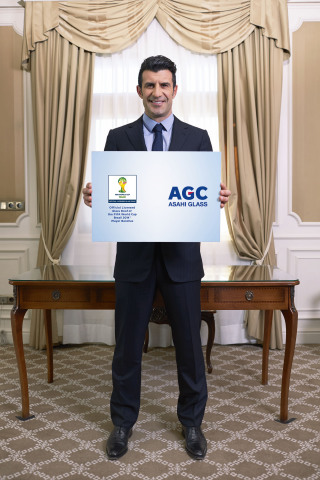 Mr. Figo champions the online campaign for AGC's glass roof (Photo: Business Wire) 