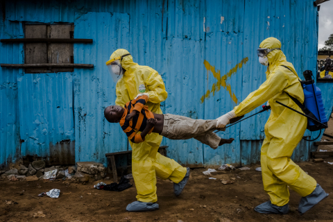照片來源：Daniel Berehulak / Getty Images Reportage為《紐約時報》拍攝的照片——賴比瑞亞爆發伊波拉疫情