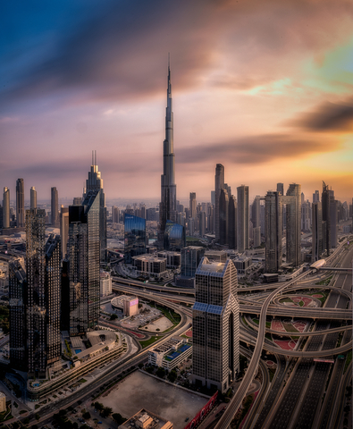 “城市混凝土”类别冠军：Ralph Emerson De Peralta的《Dubai Rising》，阿联酋迪拜