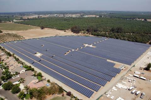 坐落在加州Farmersville的松下-Coronal太阳能光伏发电厂（照片：美国商业资讯） 