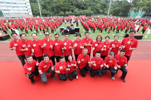 北京同仁堂集合1680人共創「最大型八段錦學習班」健力士世界紀綠。(照片：美國商業資訊) 