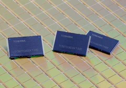 東芝：使用第二代19奈米製程技術打造的新一代NAND快閃記憶體（照片：美國商業資訊） 